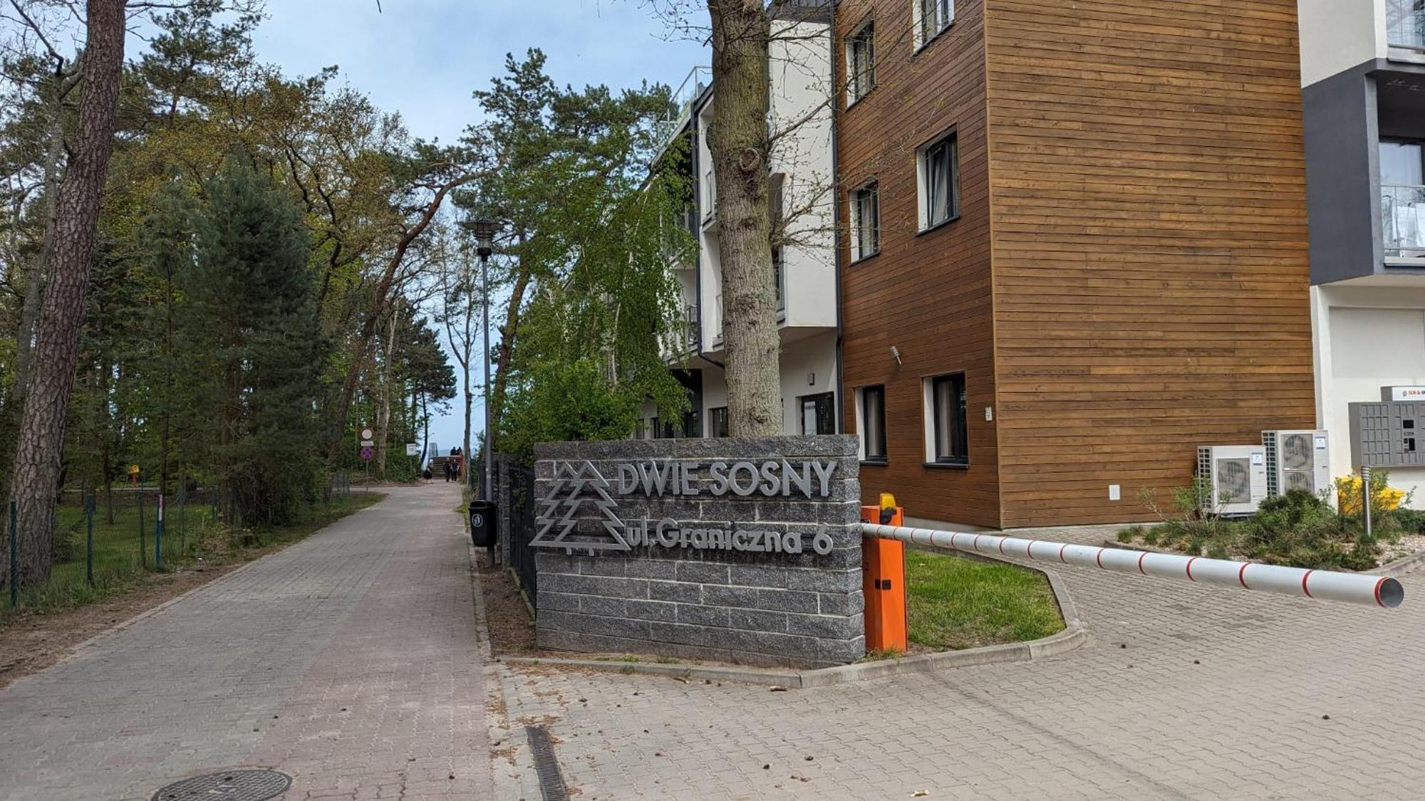 Dwie Sosny I Swierk Ustronie Morskie Bagian luar foto