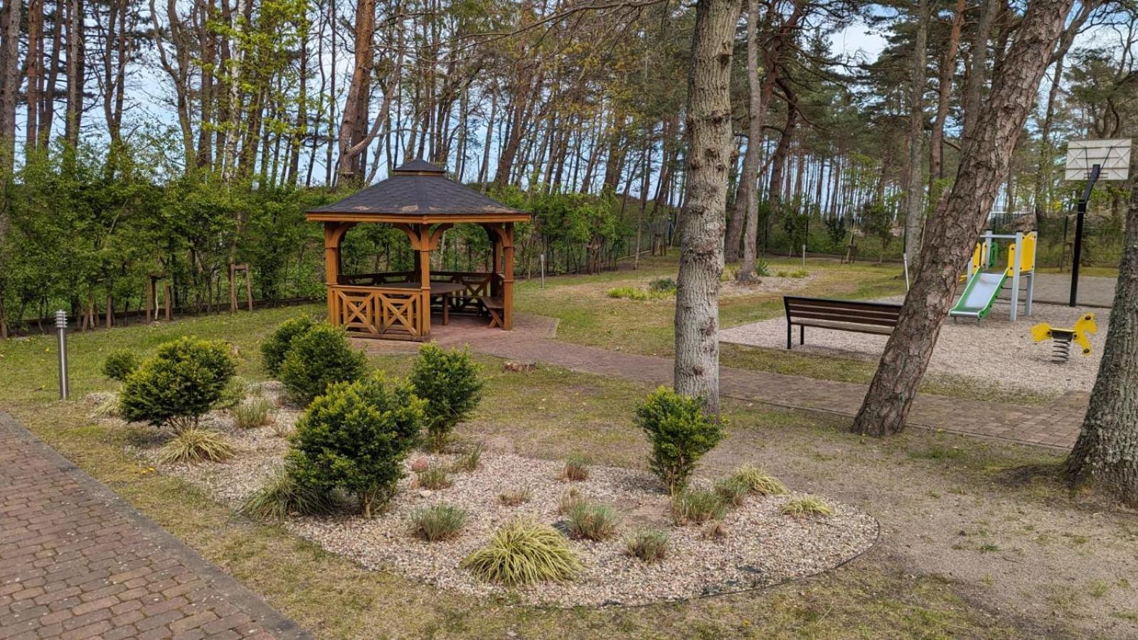 Dwie Sosny I Swierk Ustronie Morskie Bagian luar foto